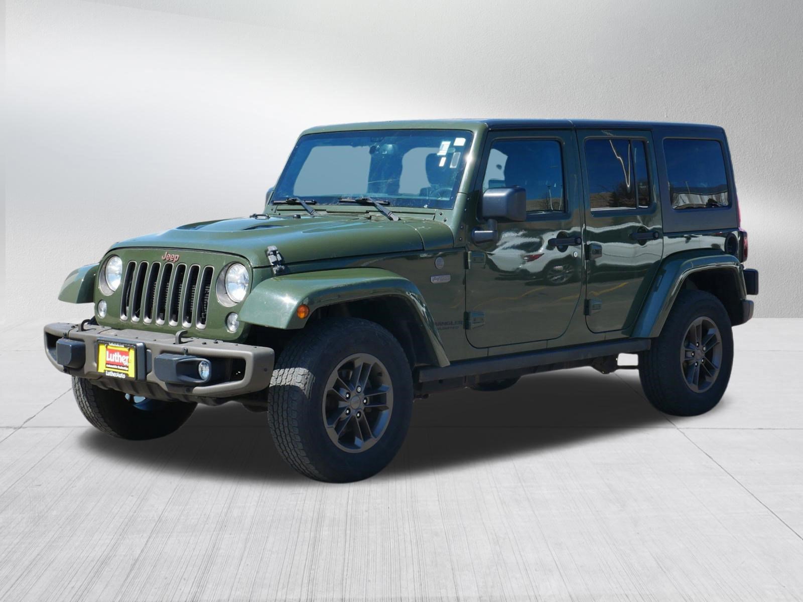 Used 2016 Jeep Wrangler Unlimited Sahara image 3
