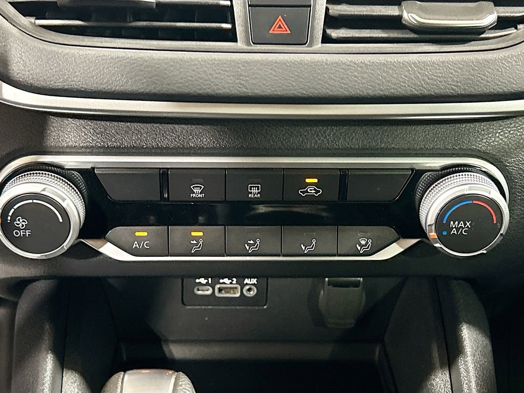 Used 2022 Nissan Altima 2.5 SV FWD image 13