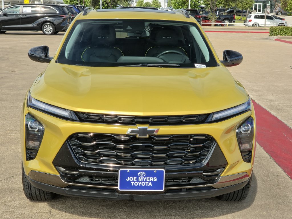 Used 2025 Chevrolet Trax ACTIV w/ Sunroof Package FWD image 3