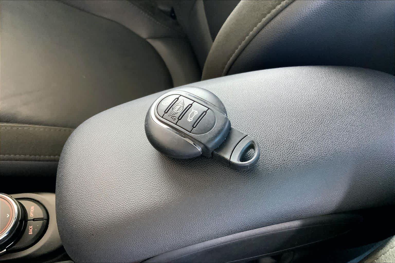 Used 2019 MINI Cooper S w/ Signature Upholstery Package FWD image 15