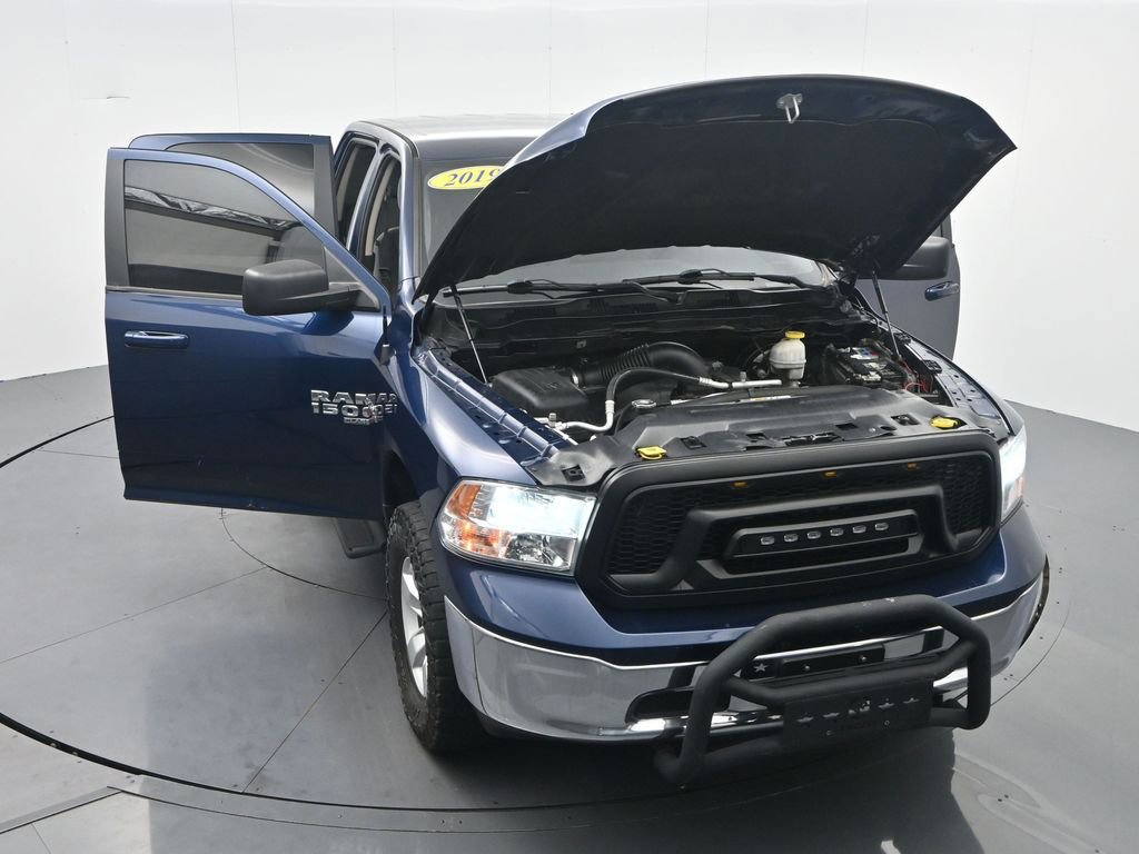 Used 2019 RAM 1500 Classic SLT AWD/4WD image 39