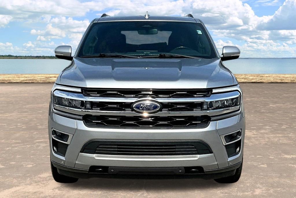 Used 2022 Ford Expedition Limited AWD/4WD image 2