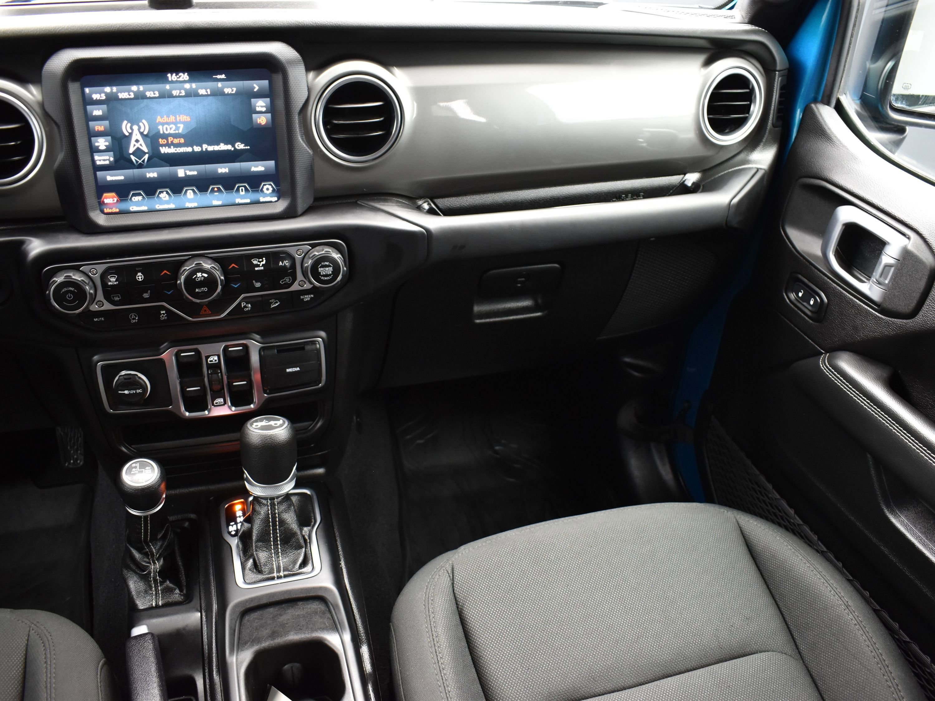 Used 2020 Jeep Wrangler Unlimited Sahara image 38