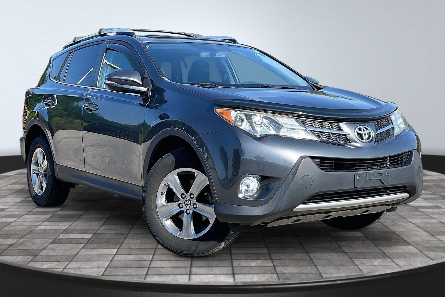 Used 2015 Toyota RAV4 XLE AWD/4WD image 10