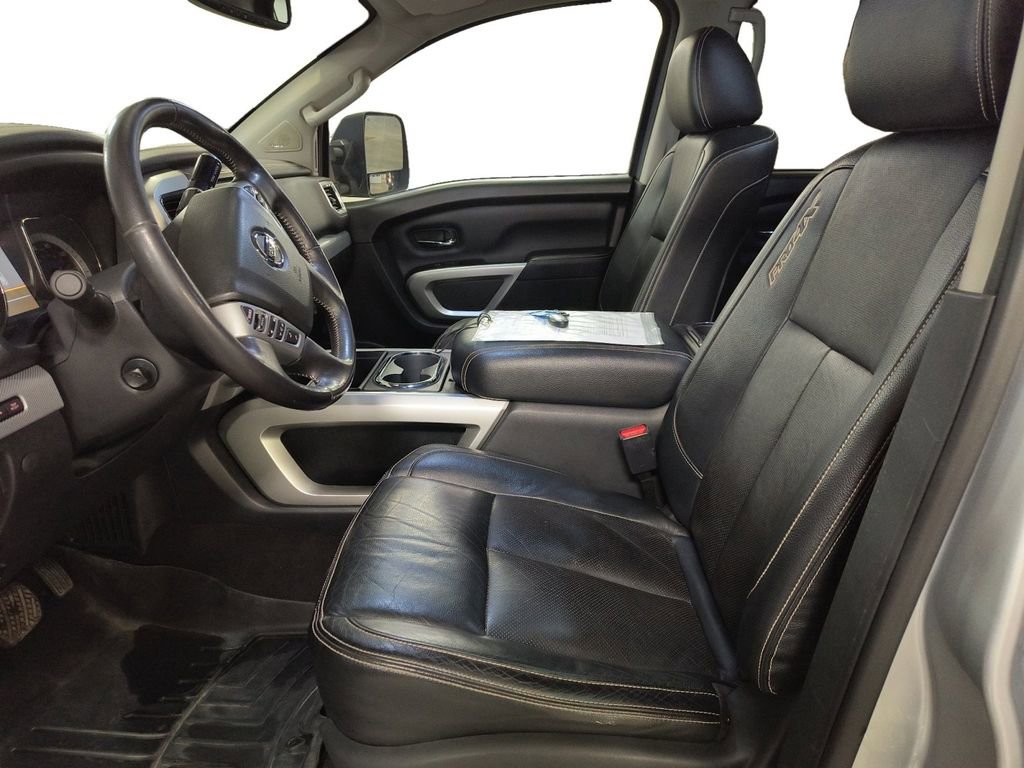 Used 2019 Nissan Titan PRO-4X w/ Pro-4x Convenience Package image 10