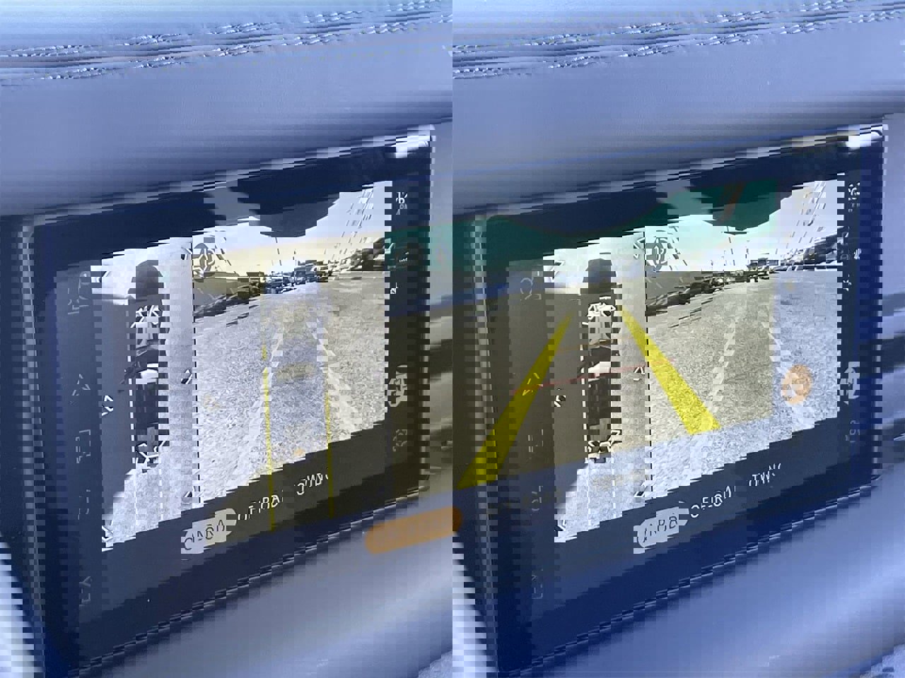 Used 2024 Land Rover Defender 110 X-Dynamic SE image 25