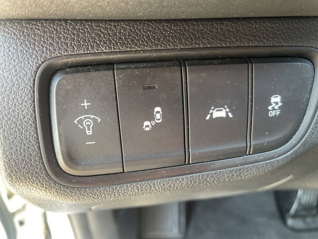 Used 2020 Hyundai Santa Fe SEL image 23