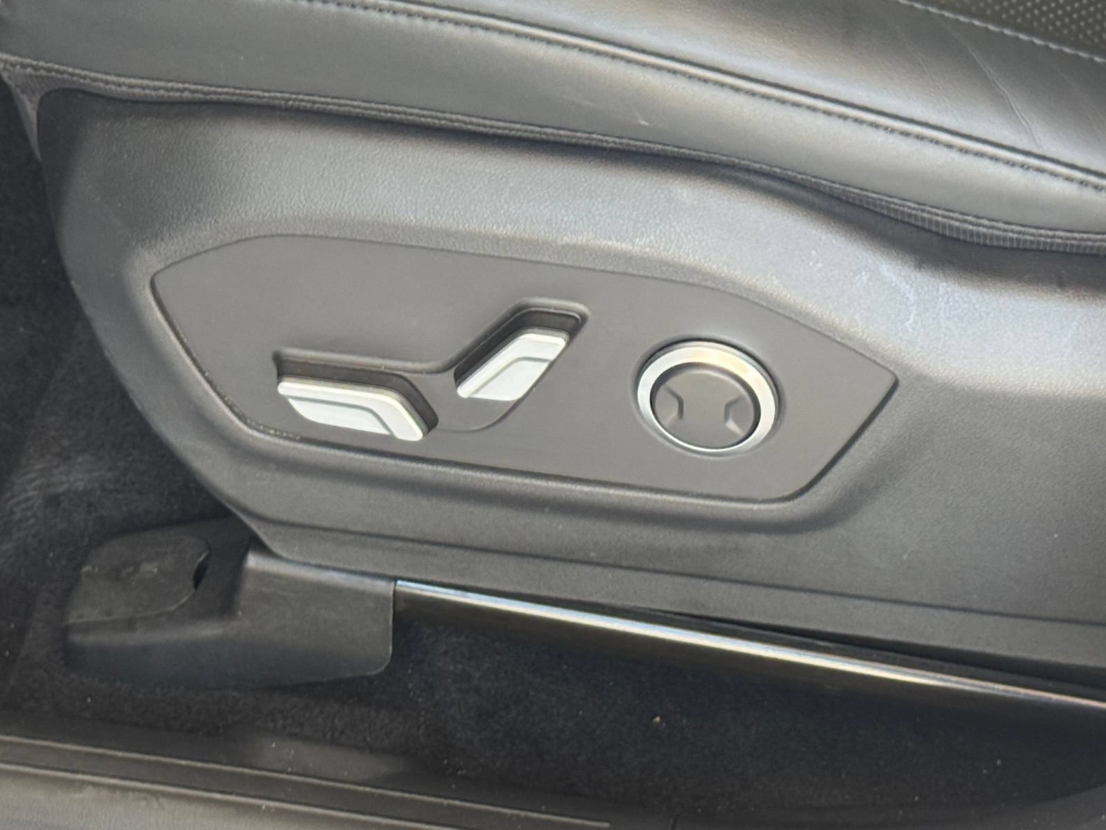Used 2025 Hyundai Santa Fe SEL FWD image 18