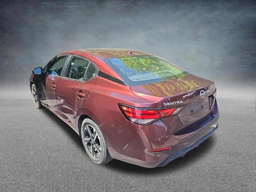 Used 2025 Nissan Sentra SV FWD image 5