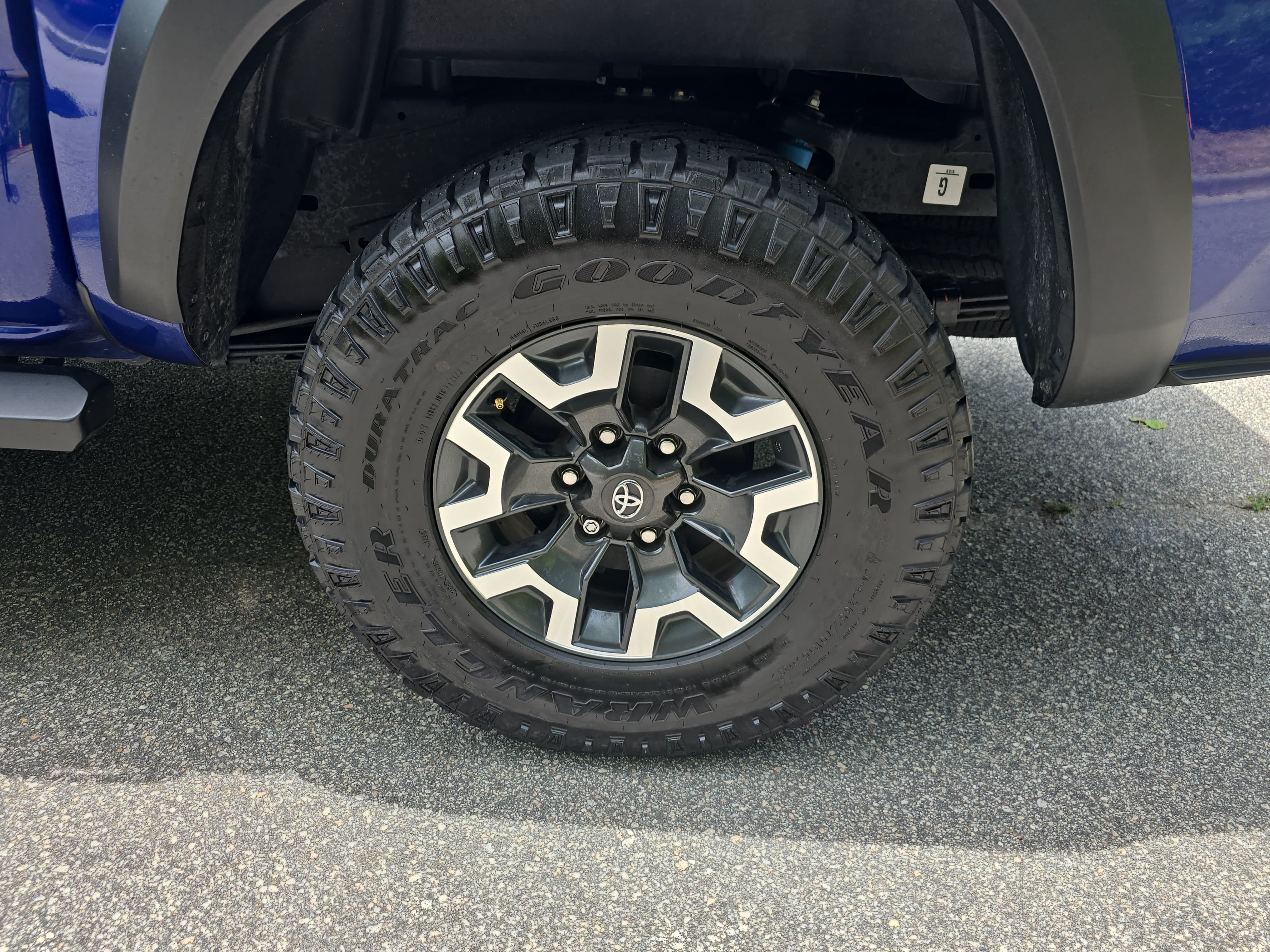 Used 2023 Toyota Tacoma TRD Off-Road w/ TRD Premium Off Road Package AWD/4WD image 33