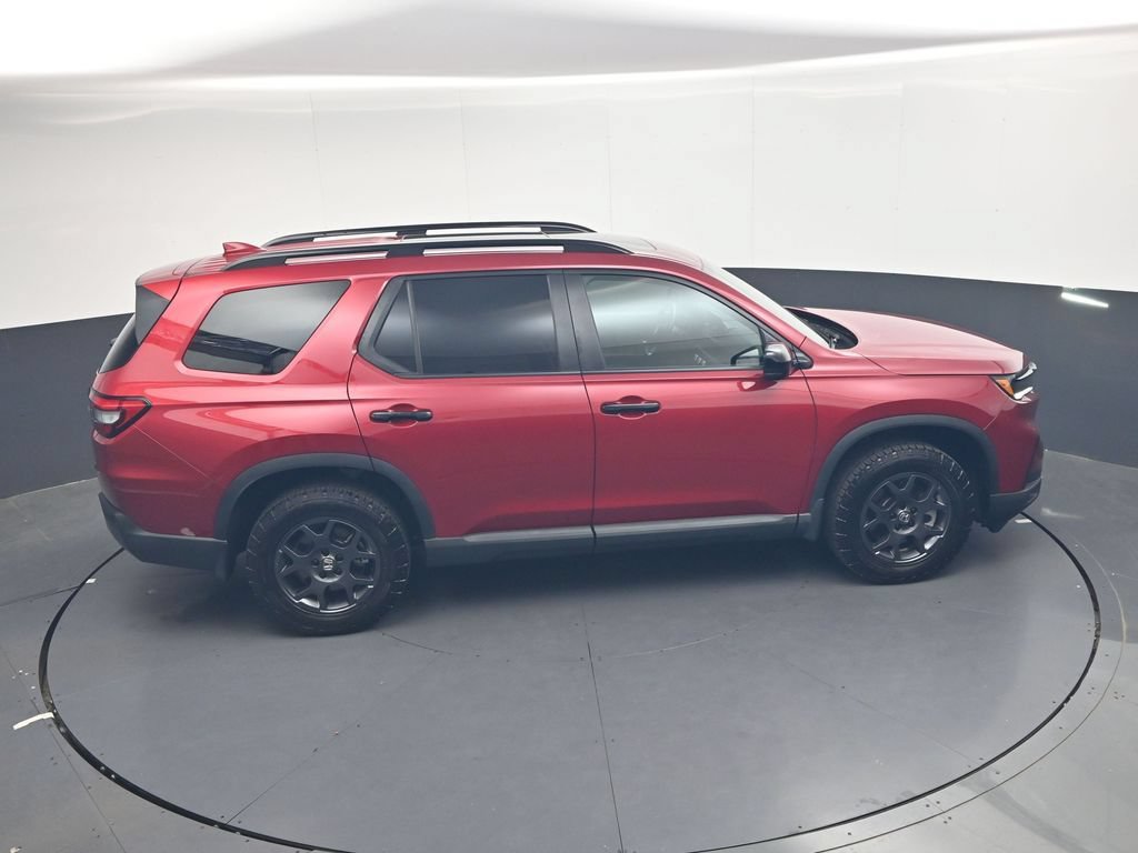 Certified 2025 Honda Pilot TrailSport image 38