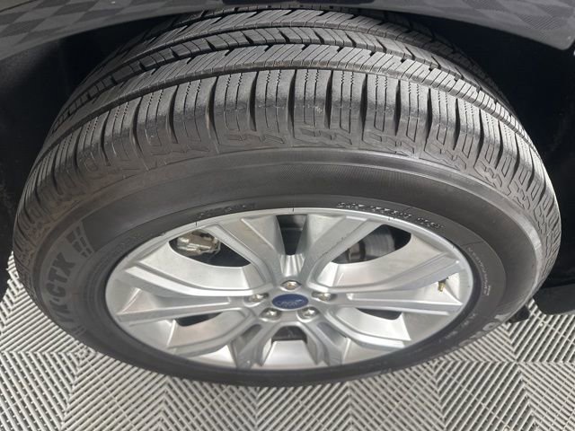 Used 2022 Ford Edge Titanium w/ Equipment Group 301A image 11