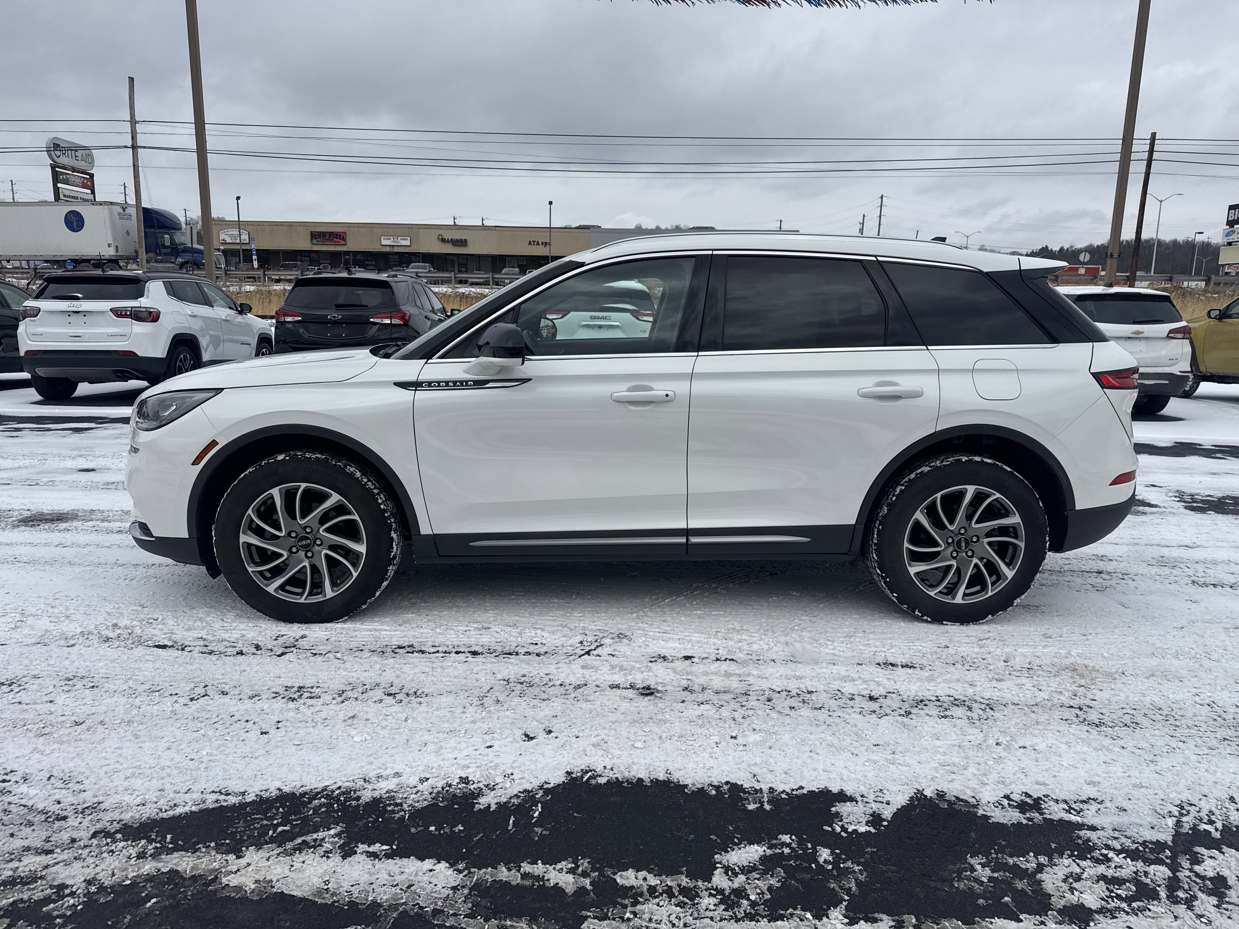 Used 2022 Lincoln Corsair AWD w/ Equipment Group 101A image 7