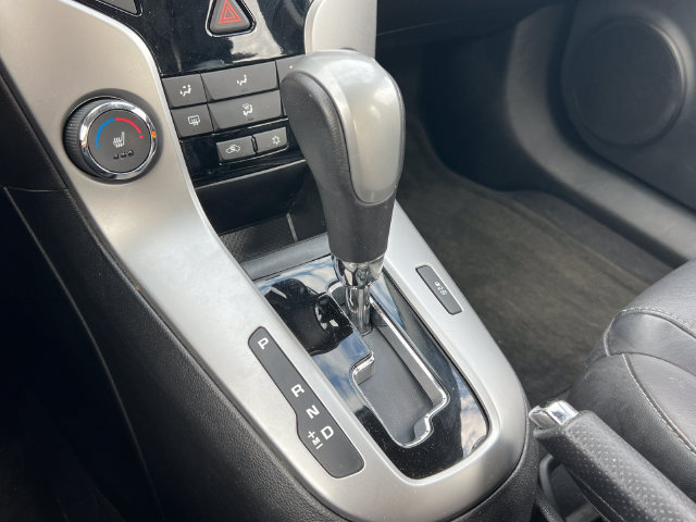 Used 2015 Chevrolet Cruze LT FWD image 25