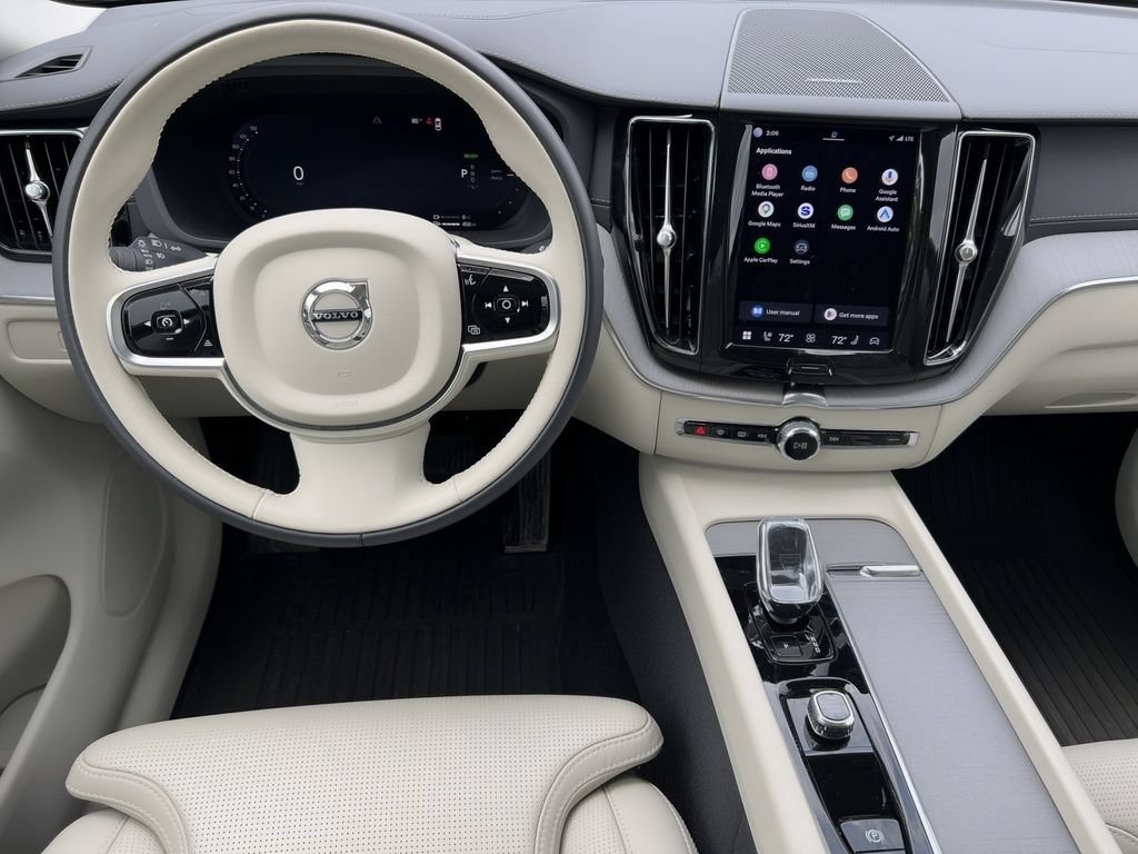 Used 2023 Volvo XC60 T8 Ultimate AWD/4WD image 5