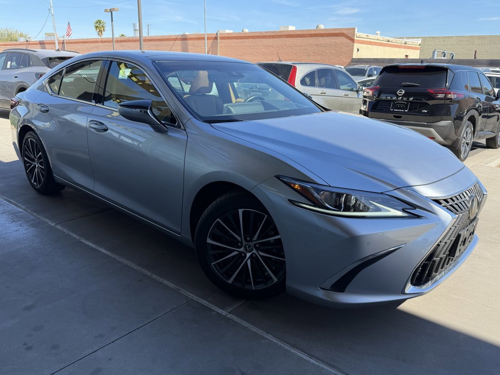 Used 2025 Lexus ES 350 w/ Premium Package image 6