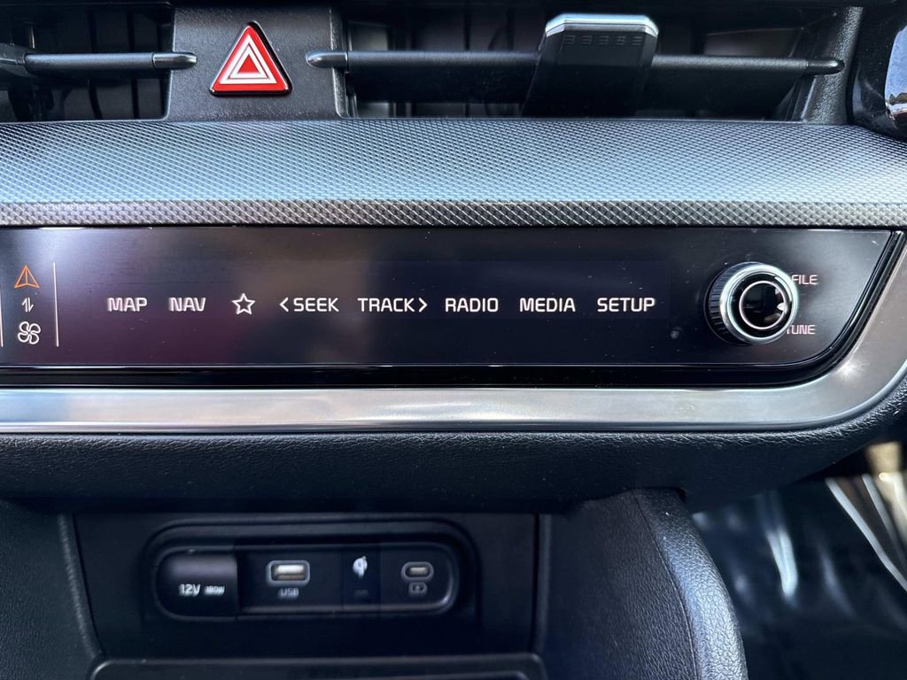 Used 2023 Kia Sportage SX image 33