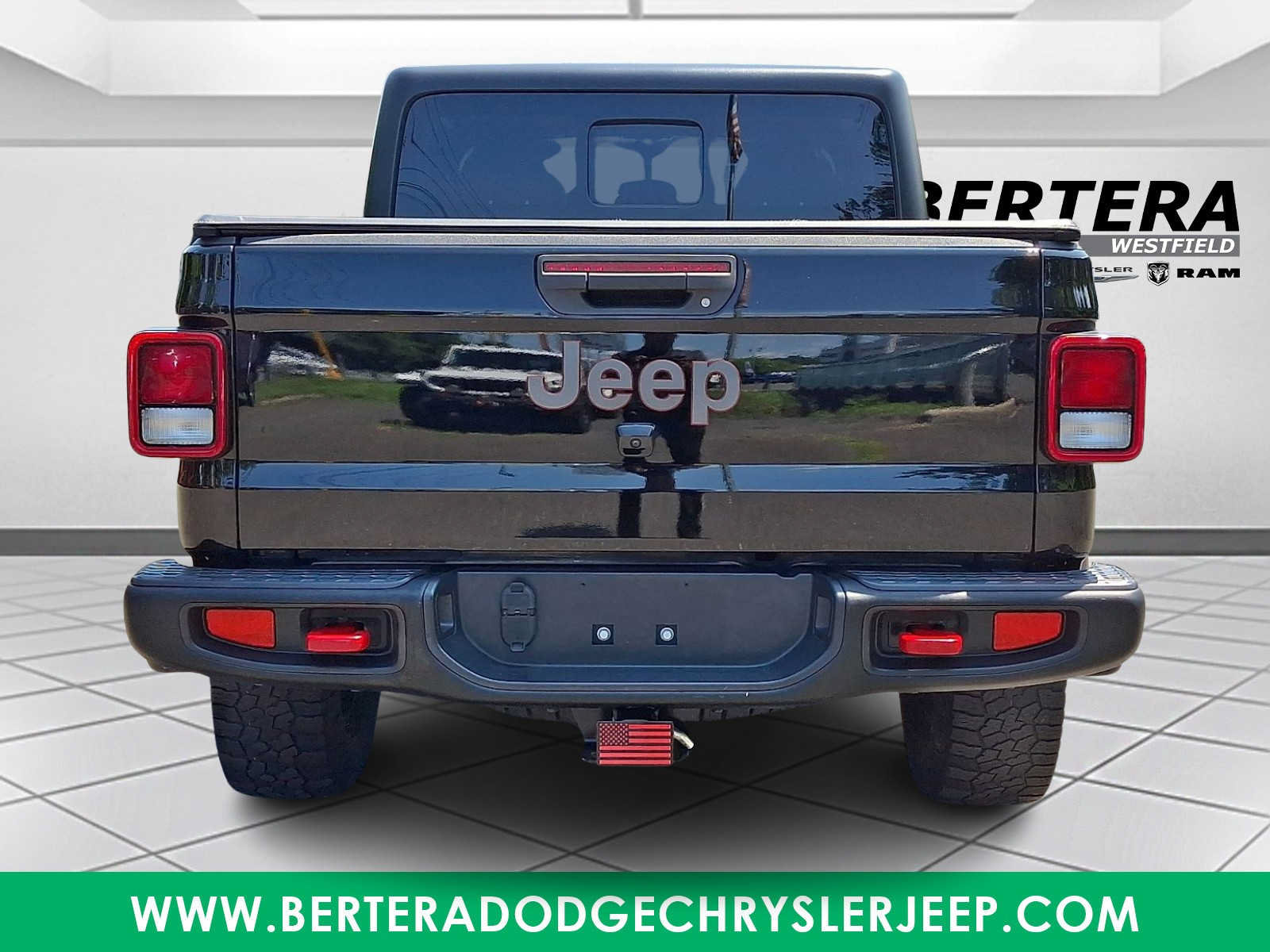 Used 2021 Jeep Gladiator Rubicon w/ Trailer Tow Package AWD/4WD image 5