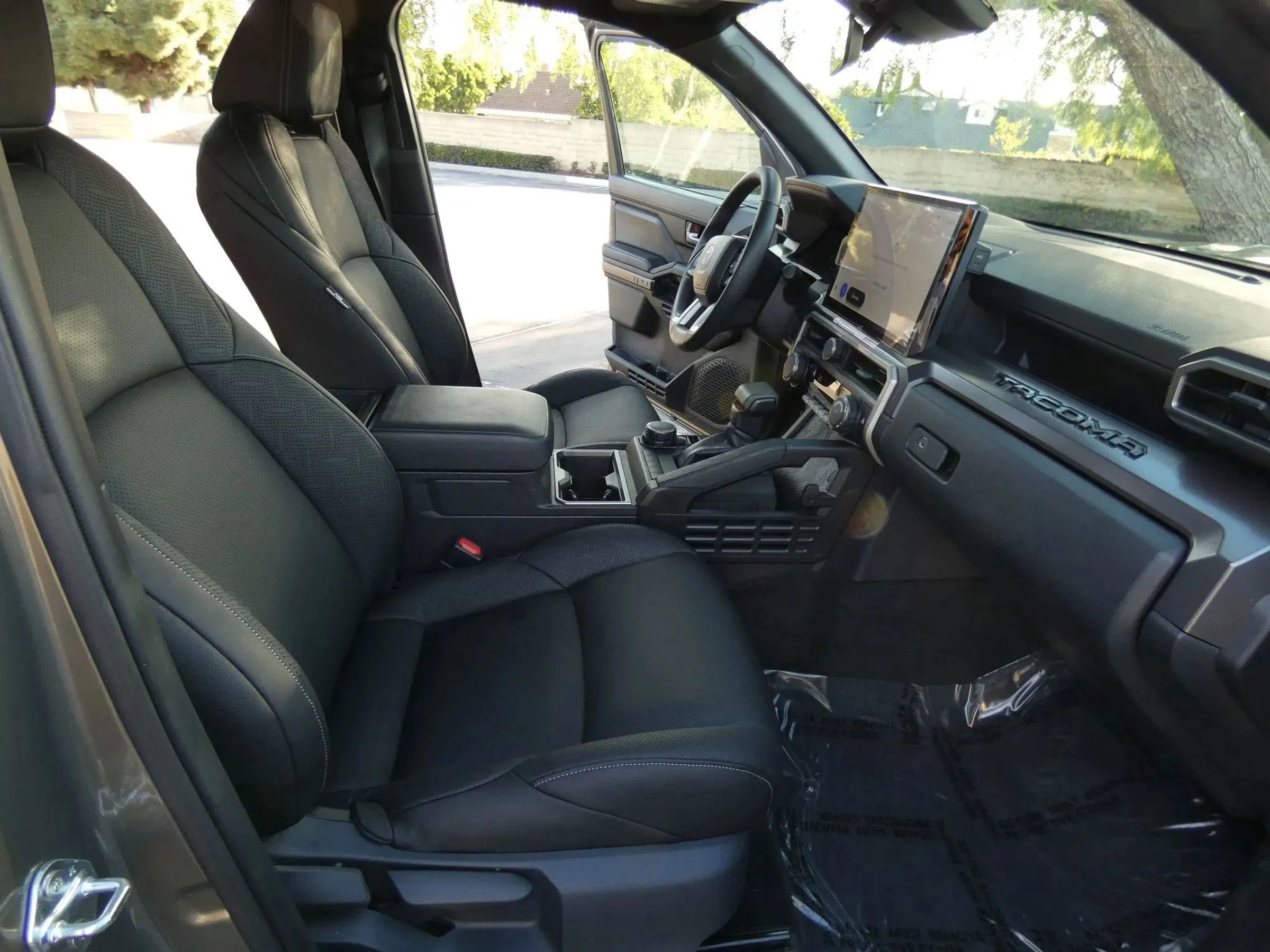 Used 2025 Toyota Tacoma TRD Sport image 30