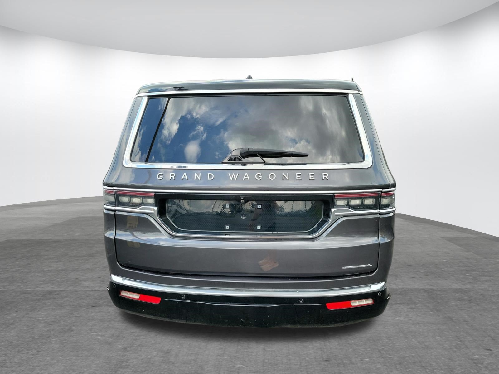 Used 2023 Jeep Grand Wagoneer L Series II AWD/4WD image 39