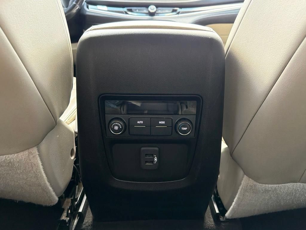 Used 2019 Buick Enclave Essence FWD image 21