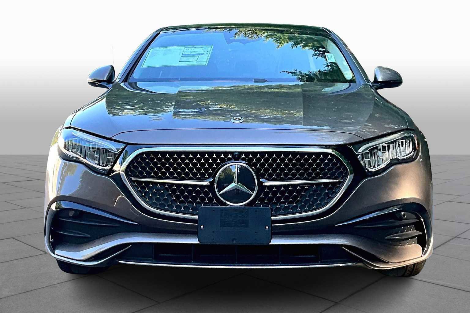 New 2026 Mercedes-Benz E 350 4MATIC Sedan image 3