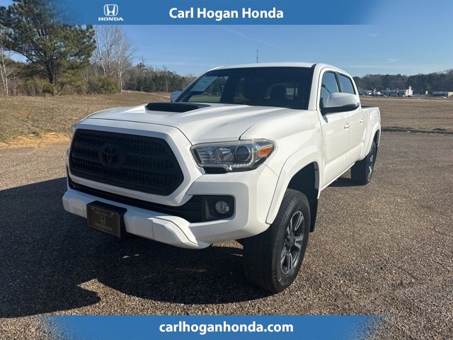 Used 2017 Toyota Tacoma TRD Sport w/ Tow Package image 1