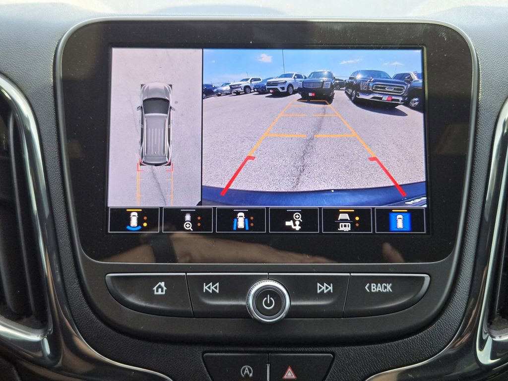 Used 2022 Chevrolet Equinox RS w/ RS Leather Package FWD image 17
