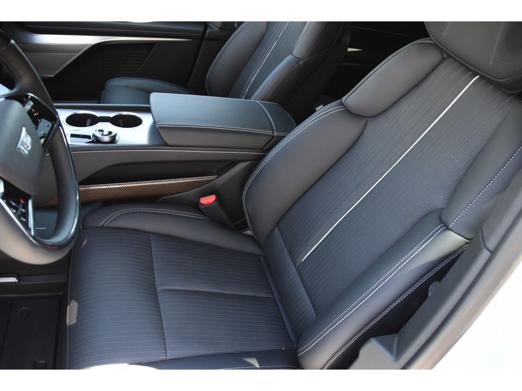 New 2026 Cadillac Vistiq Sport w/ LPO, Floor Liner Package image 13