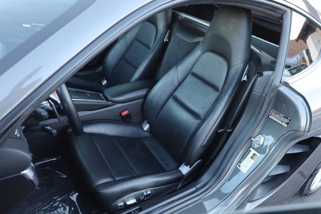 Used 2018 Porsche 718 Cayman RWD image 25