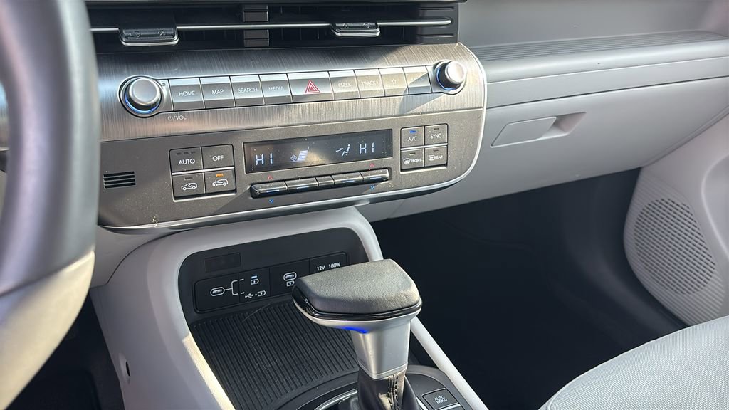 Used 2024 Hyundai Kona SEL image 20