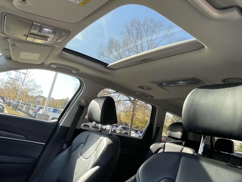 Used 2024 Kia Telluride EX w/ EX Captain's Chair Package image 17