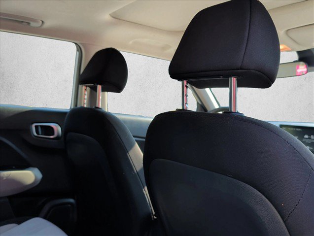 Used 2025 Hyundai Venue SEL FWD image 21