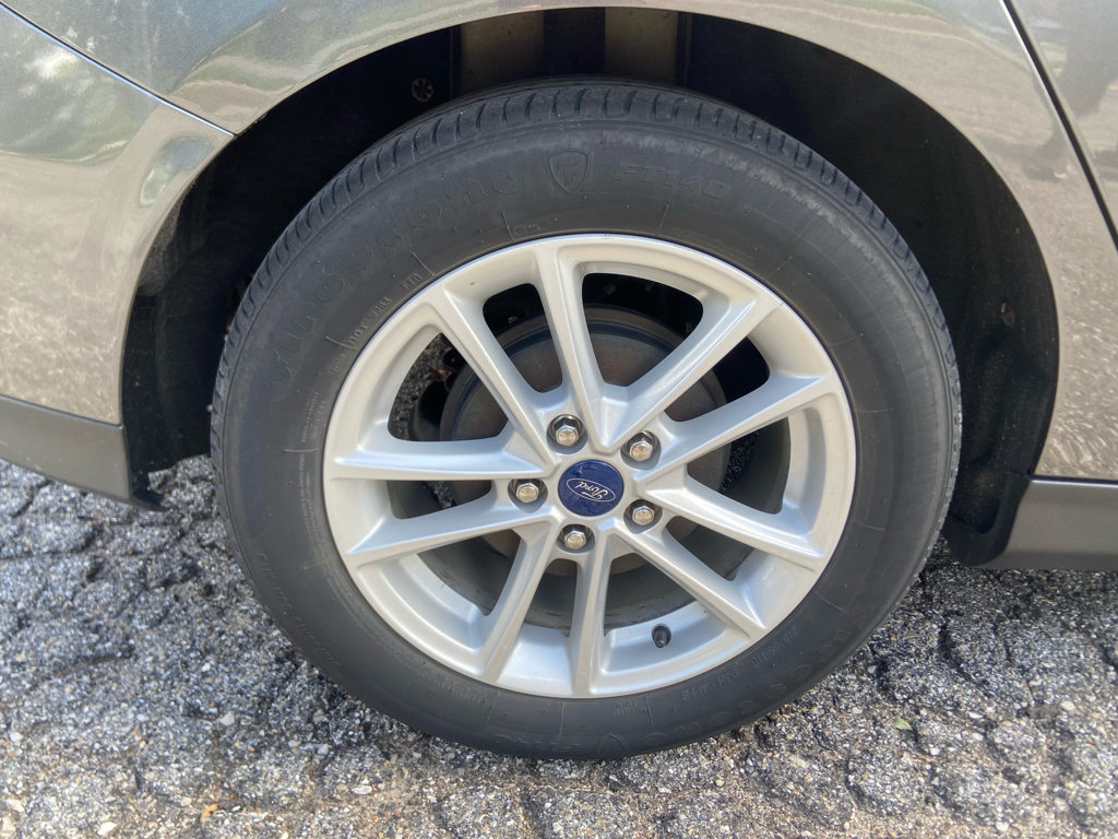 Used 2017 Ford Focus SE FWD image 32