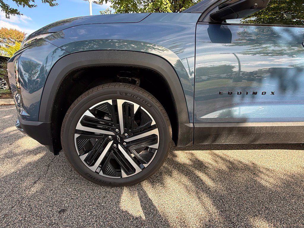 New 2027 Chevrolet Equinox RS w/ Safety and Technology Package AWD/4WD image 31