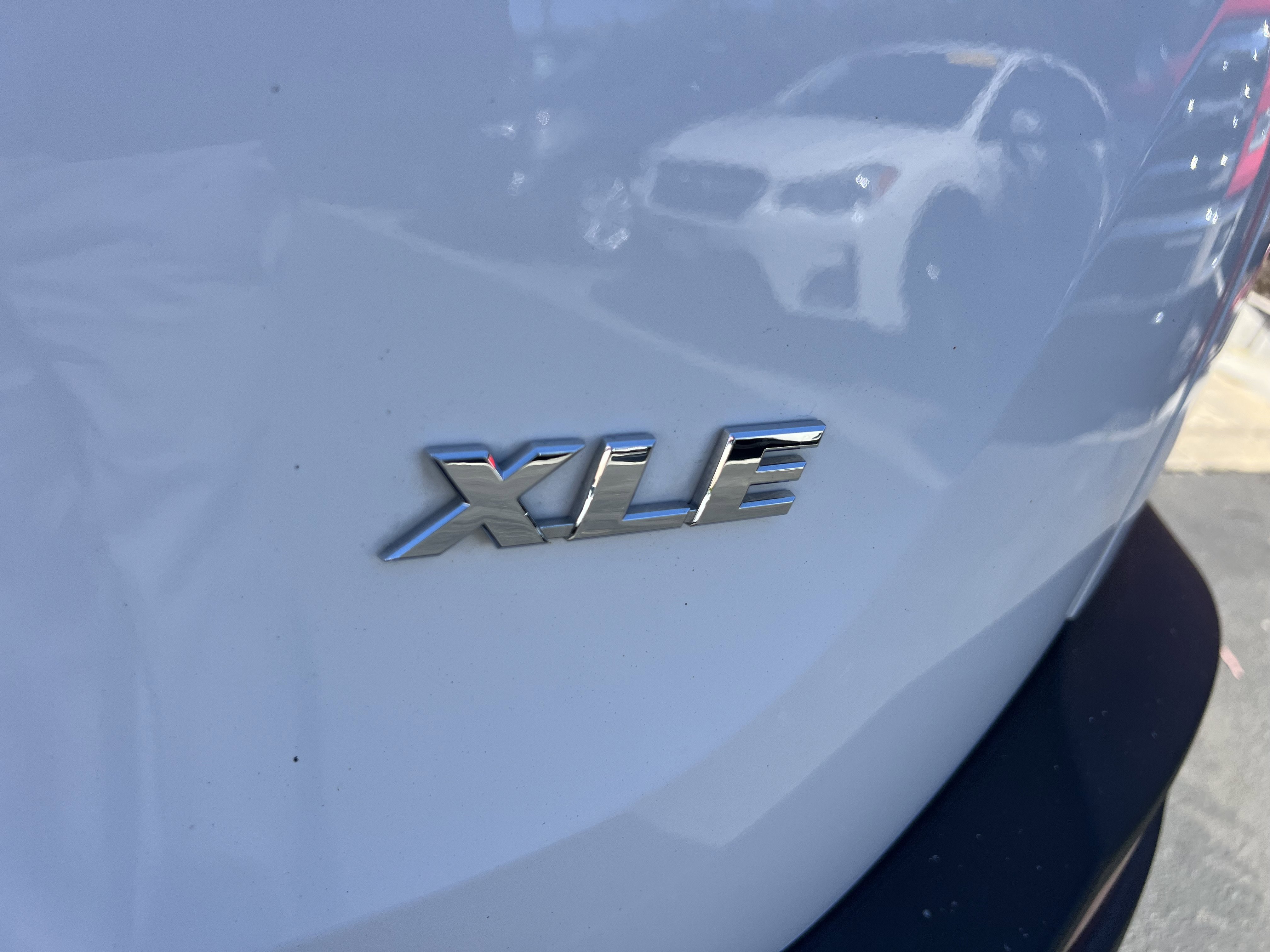 Used 2015 Toyota RAV4 XLE image 9
