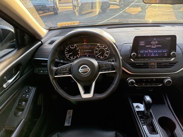 Used 2021 Nissan Altima 2.5 SR image 3