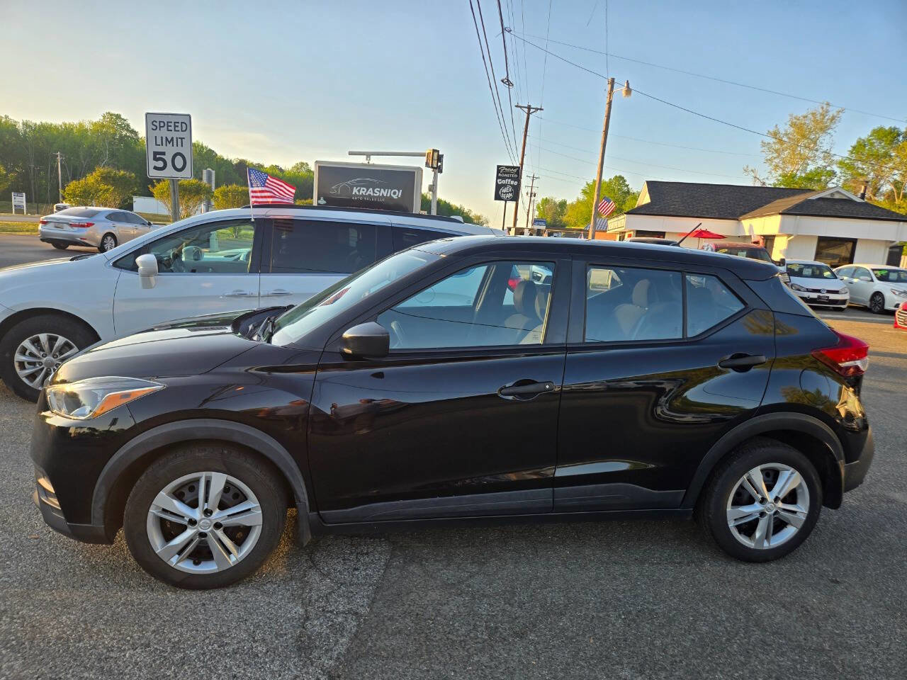 Used 2020 Nissan Kicks S FWD image 17