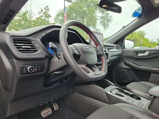 Certified 2023 Ford Escape ST-Line Select AWD/4WD image 10