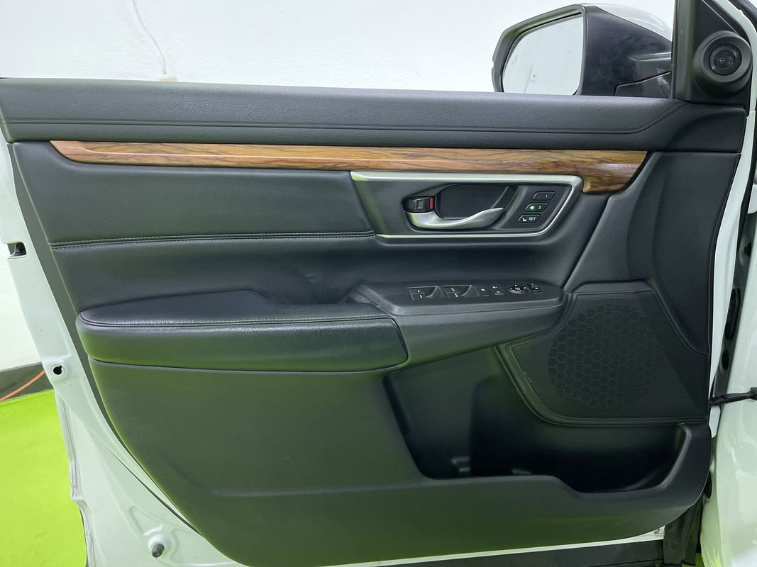 Used 2019 Honda CR-V Touring image 16