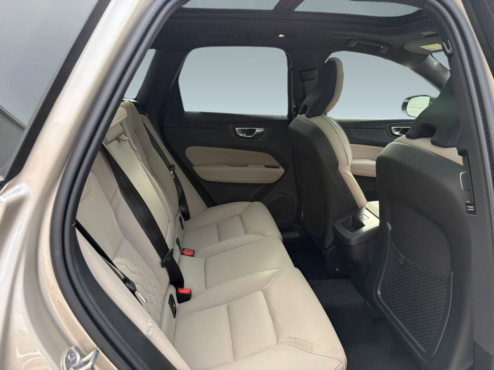 New 2026 Volvo XC60 B5 Plus w/ Climate Package image 26