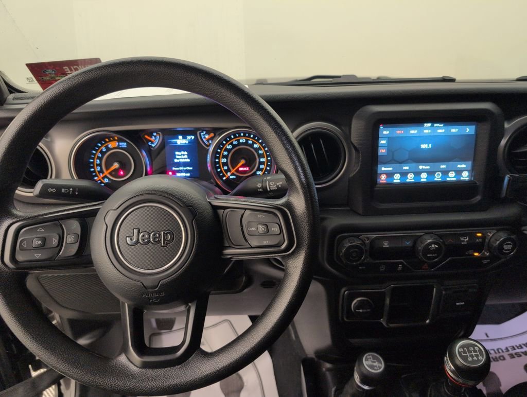 Used 2023 Jeep Wrangler Willys image 23