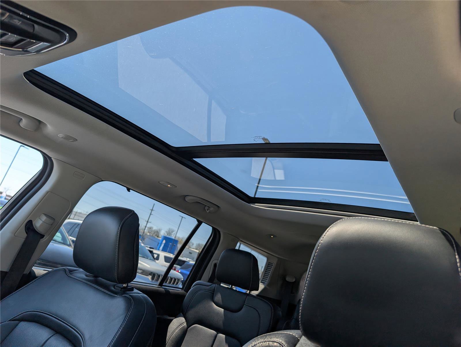 Used 2023 Jeep Grand Cherokee L Limited w/ Luxury Tech Group II image 21