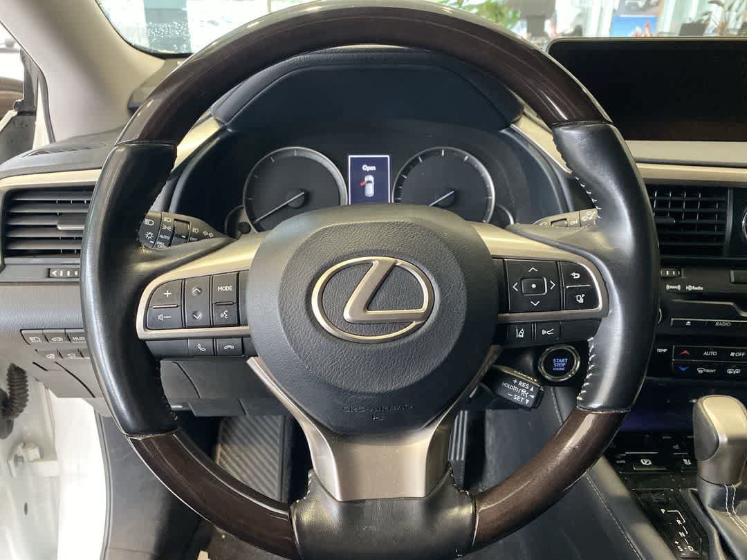 Used 2018 Lexus RX 350L Luxury w/ Accessory Package AWD/4WD image 16