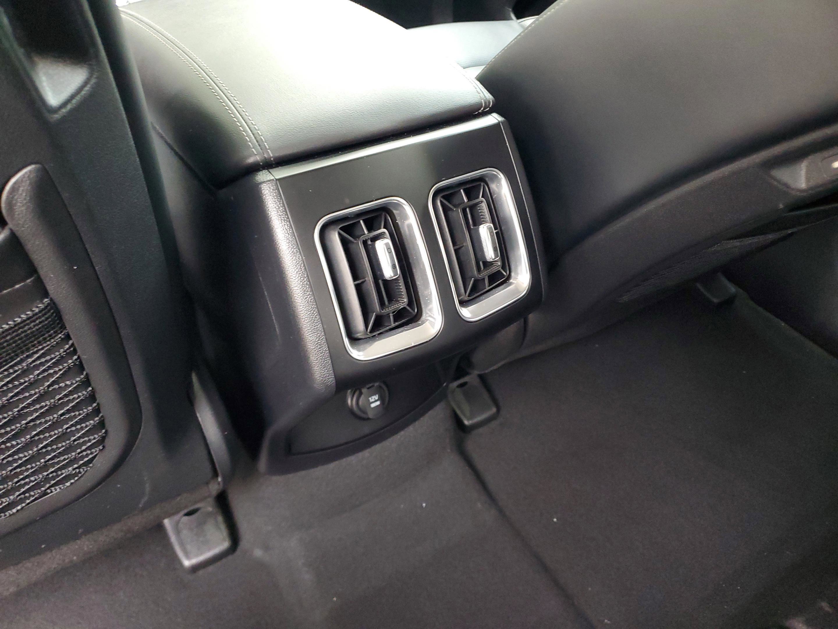 Certified 2025 Kia Sorento EX w/ EX Panoramic Sunroof Package image 12