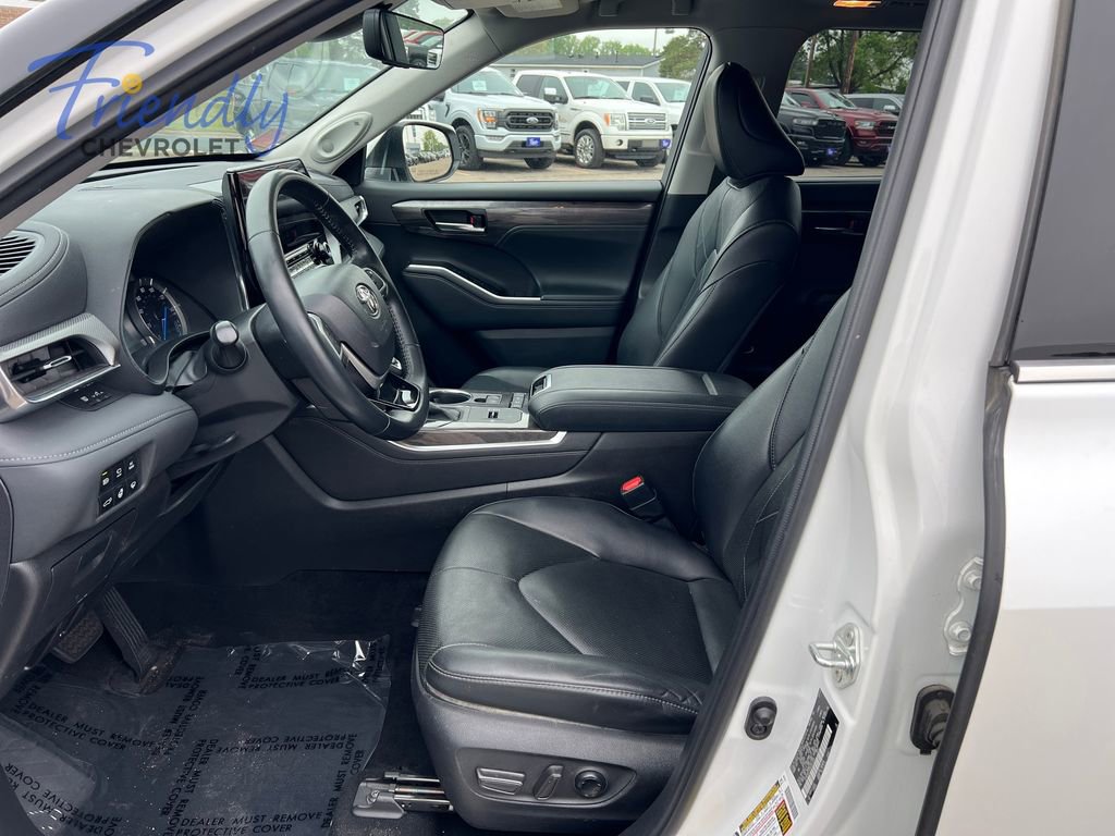 Used 2022 Toyota Highlander Platinum AWD/4WD image 12