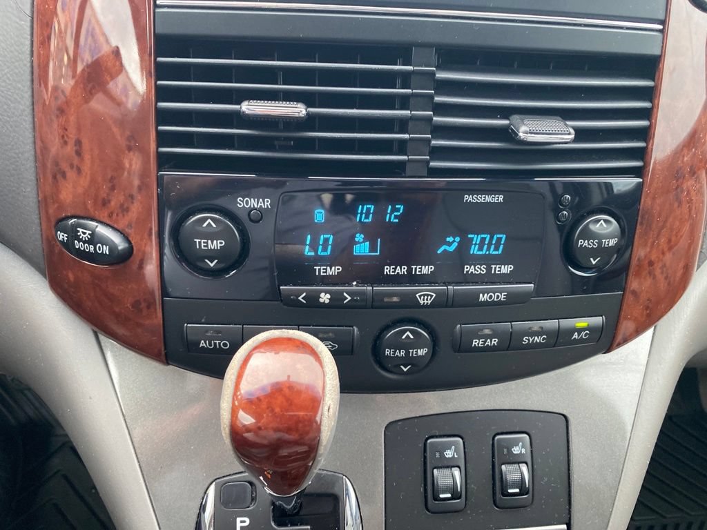 Used 2005 Toyota Sienna XLE Limited FWD image 9