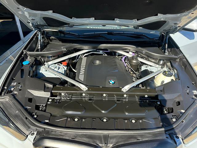 Used 2025 BMW X5 xDrive40i AWD/4WD image 12