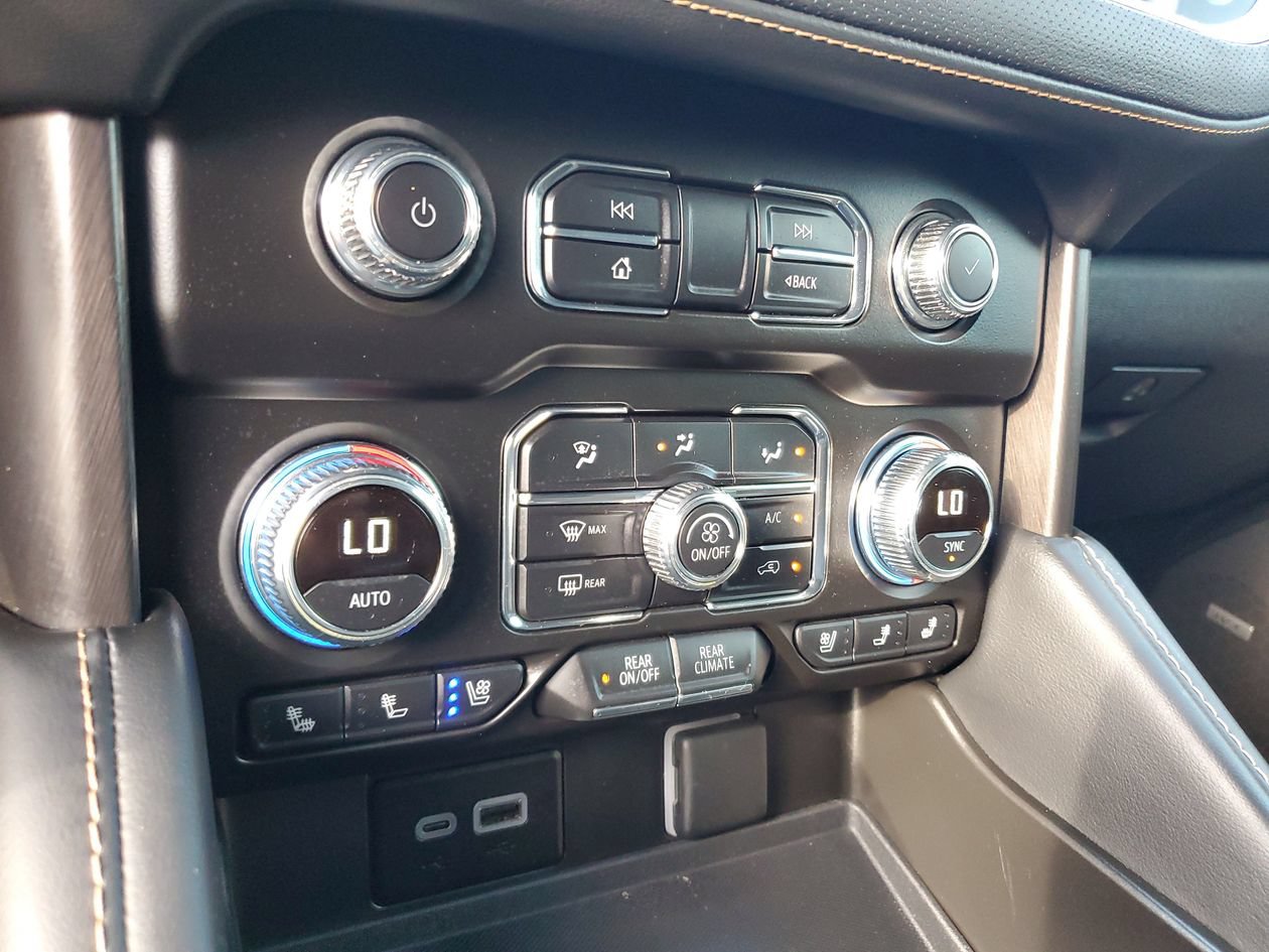 Used 2023 GMC Yukon AT4 AWD/4WD image 22