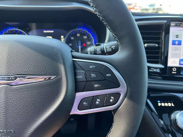 New 2026 Chrysler Pacifica Select FWD image 18